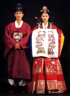 WEDDING: Korean Wedding Dresses