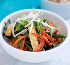 Tofu and vegie stir-fry with peanut sauce | Australian Healthy Food Guide