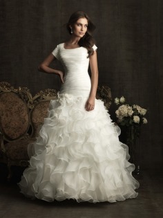 	Allure Bridals: Style: M471
