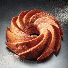 Apple-Cinnamon Bundt Cake < 100 Healthy Dessert Ideas - Cooking Light