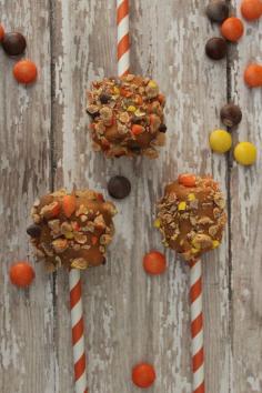 DIY Reese's Pieces Marshmallow Pops