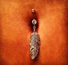 belly button piercing
