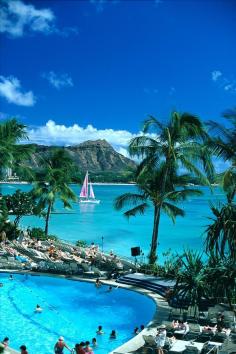 Diamond Head, Oahu, Hawaii best vaca ever w/my mom and sister.  Yes we climbed Diamond Head