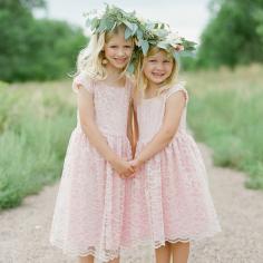 How sweet are these flower girls??