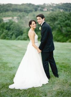 Everyone knows how much I love the romantic photos like this ♥ | Lisa Hessel Photography | www.theknot.com/...