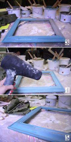 distressed paint effect : DIY distressed picture frame : Ruby Rhino  BEST INSTRUCTIONS I'VE FOUND!