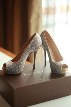 Gucci ~ Colette Le Mason @}-,-;---