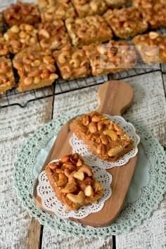 easy honey cashew nut bar slice