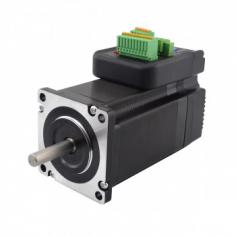 An integrated servo motor is a servo system that highly integrates motors, encoders, and drivers. Compared with traditional distributed servo motors, integrated servo motors reduce the number of cable connections, greatly reducing the size of the entire servo system and making it easier to install in equipment, especially those with limited internal space.