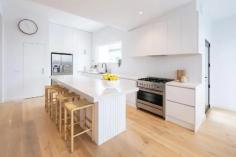 Banksia Breeze Projects offers end-to-end building services for homeowners in Ringwood and surrounding suburbs. From bathroom and kitchen renovations to full home extensions, second-storey additions, and custom new builds, we deliver thoughtfully designed and beautifully finished solutions.