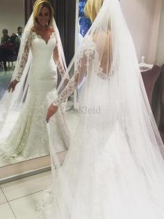 V-Ausschnitt Etui Lange Ärmeln Normale Taille Brautkleid mit Bordüre