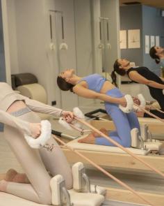 Commercial Pilates Equipment for Advanced Pilates Training Programs
Commercial Pilates equipment is designed for heavy daily use in professional environments such as studios, gyms, and rehabilitation centers. Unlike home-use machines, commercial-grade equipment is built with stronger frames, higher-quality springs, and more durable materials.