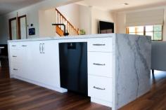 We offer complete services from project design to interior demolition, installation and completion. We combine our experience with your vision to produce results that suit your needs and requirements. Our team has the expertise to guide you through the entire process and ensure the process is stress-free for your peace of mind. At TradeWise Renovations, we coordinate reliable, licensed and hardworking tradespeople we trust, including plumbers, electricians, and painters. We are here to deliver a spotless kitchen renovation that will satisfy you.